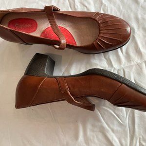 SoftWalk mary jane heel, camel, sz 7